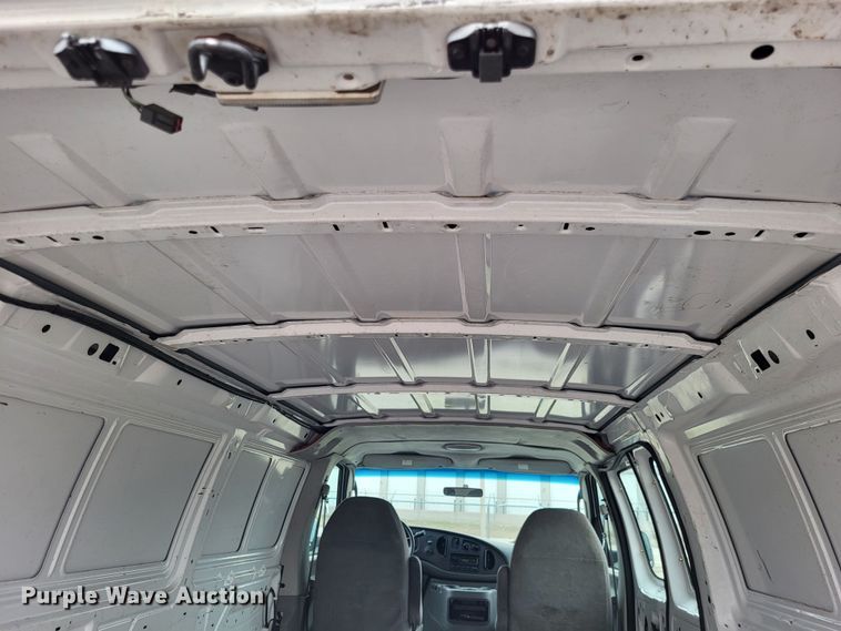 image for item LR9186 2005 Ford E250  van