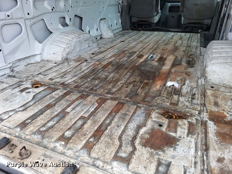 image for item LR9186 2005 Ford E250  van