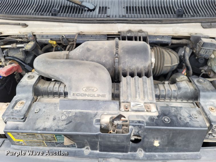 image for item LR9186 2005 Ford E250  van