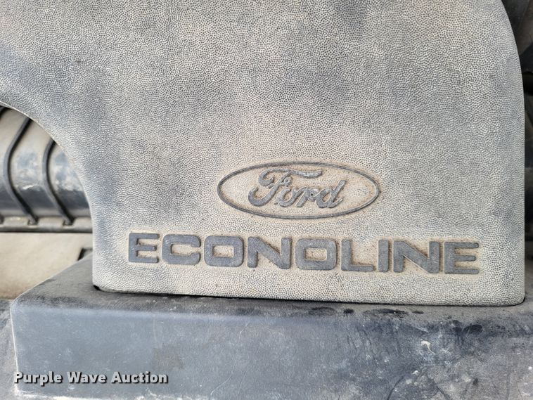 image for item LR9186 2005 Ford E250  van