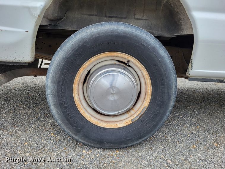 image for item LR9186 2005 Ford E250  van