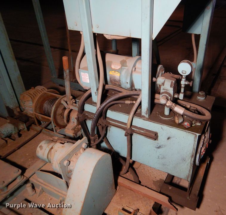 image for item LS9231 Star Engineering HYD./Drop Rod/S-3-7 Winch  transfer car