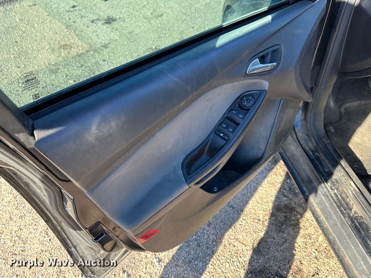 image for item LT9371 2013 Ford Focus