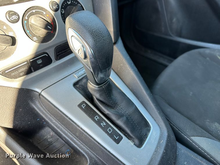 image for item LT9371 2013 Ford Focus