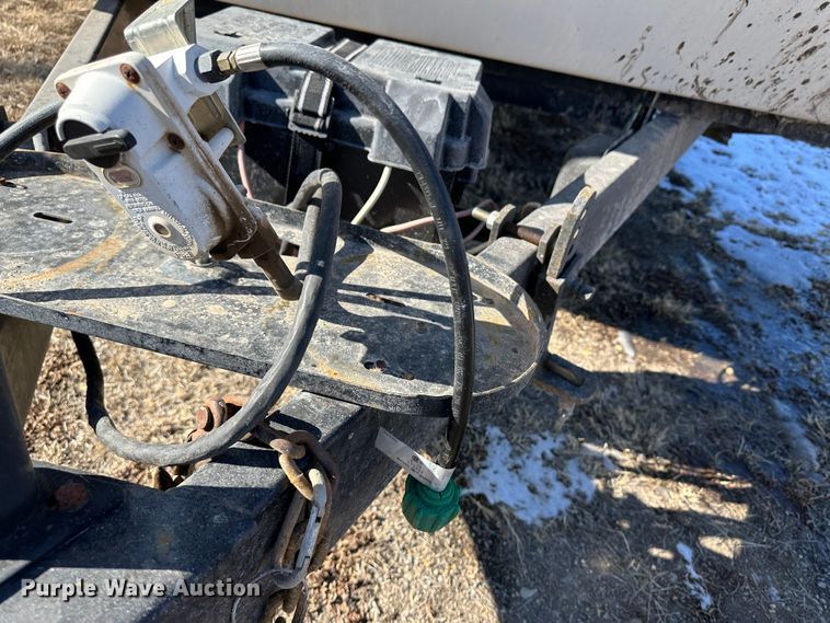 image for item LT9372 2007 Forest River Silverback  camper