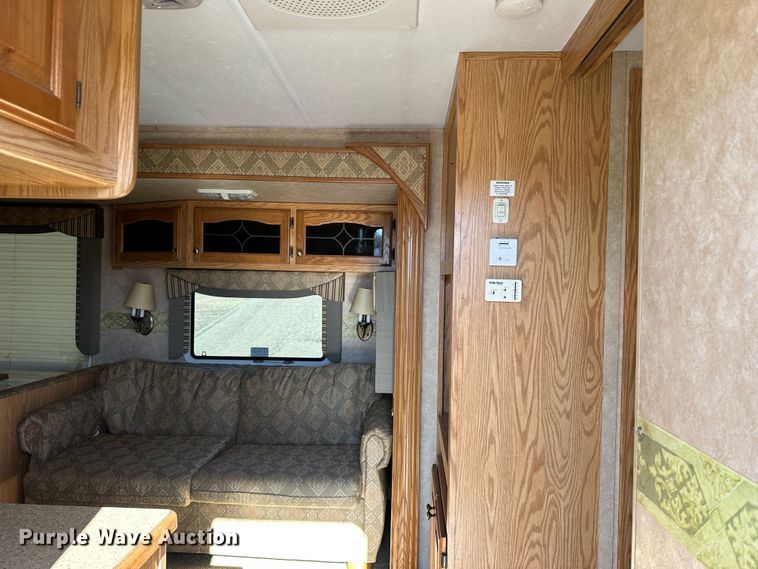 image for item LT9372 2007 Forest River Silverback  camper