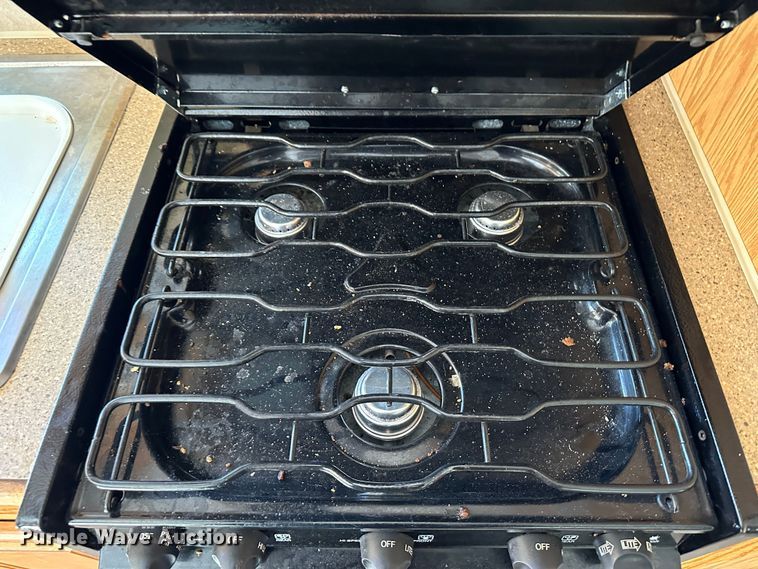 image for item LT9372 2007 Forest River Silverback  camper