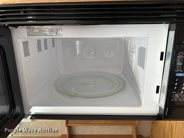 image for item LT9372 2007 Forest River Silverback  camper