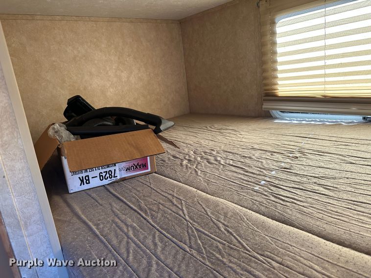 image for item LT9372 2007 Forest River Silverback  camper