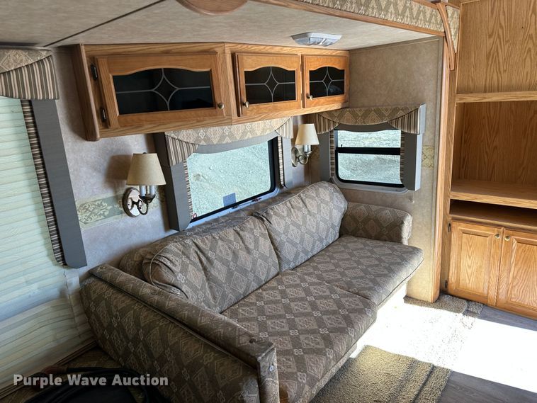 image for item LT9372 2007 Forest River Silverback  camper