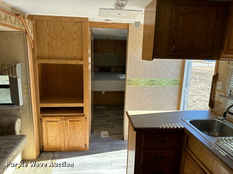 image for item LT9372 2007 Forest River Silverback  camper