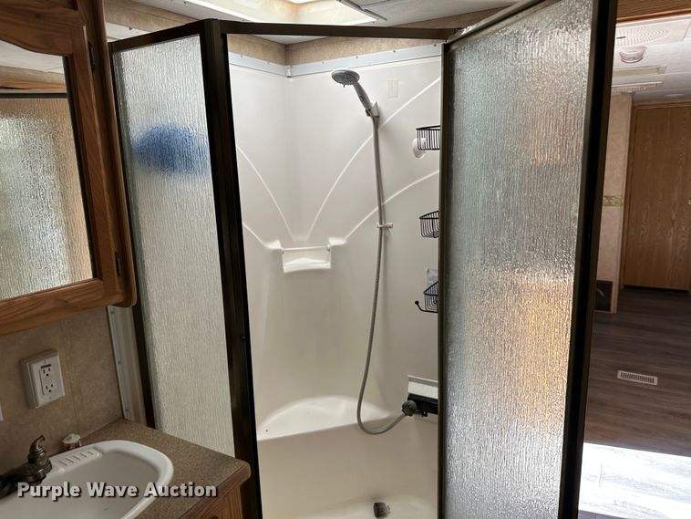 image for item LT9372 2007 Forest River Silverback  camper