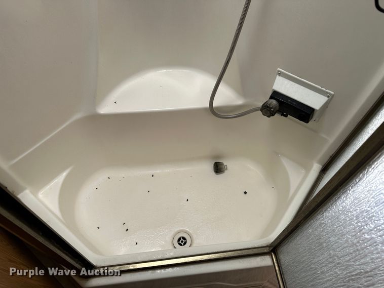 image for item LT9372 2007 Forest River Silverback  camper