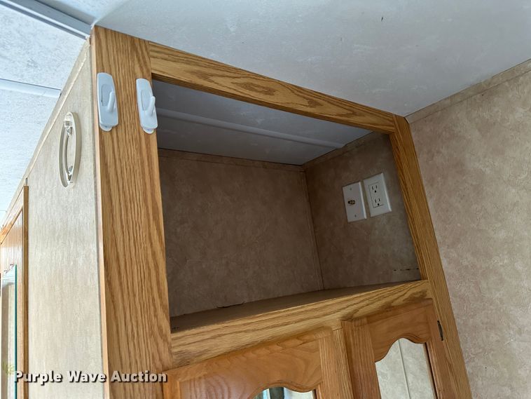 image for item LT9372 2007 Forest River Silverback  camper