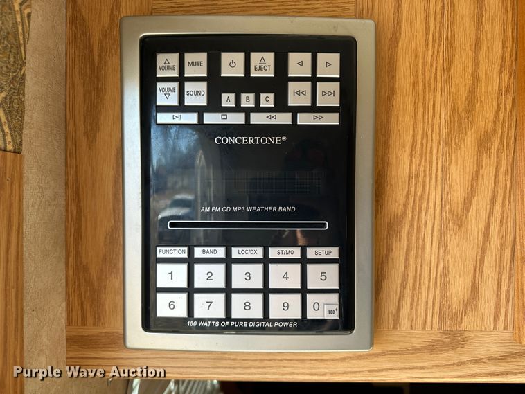 image for item LT9372 2007 Forest River Silverback  camper