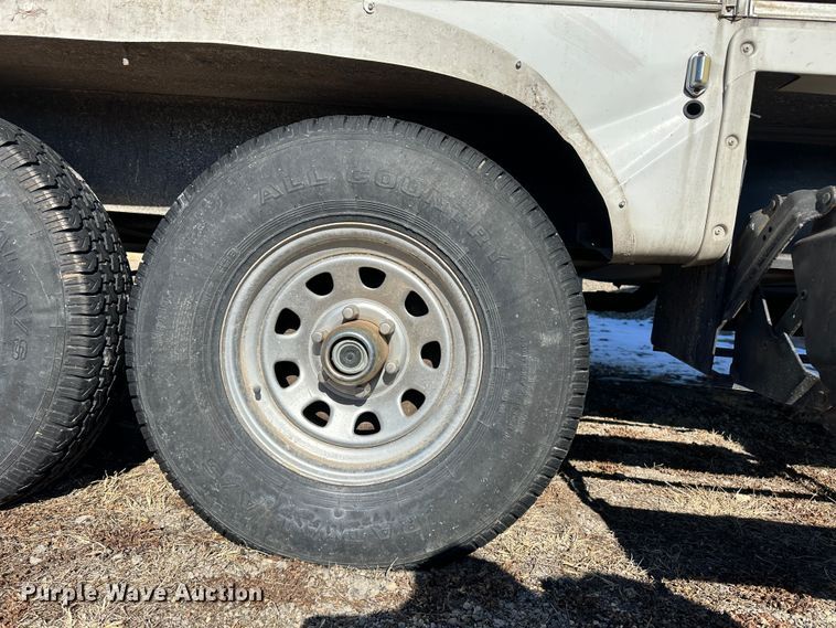 image for item LT9372 2007 Forest River Silverback  camper