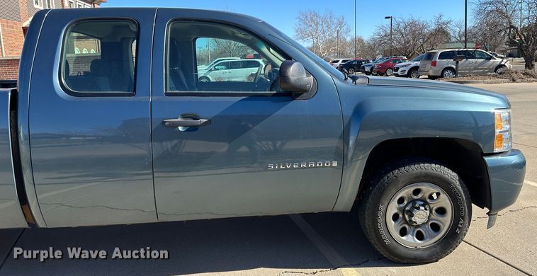 image for item LT9387 2007 Chevrolet Silverado 1500  Ext. Cab pickup truck