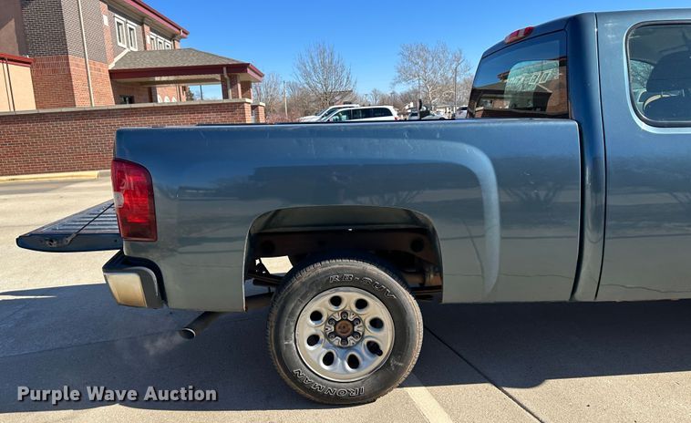 image for item LT9387 2007 Chevrolet Silverado 1500  Ext. Cab pickup truck