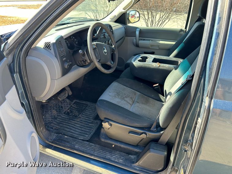 image for item LT9387 2007 Chevrolet Silverado 1500  Ext. Cab pickup truck