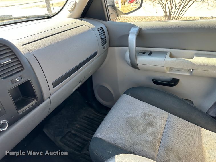 image for item LT9387 2007 Chevrolet Silverado 1500  Ext. Cab pickup truck