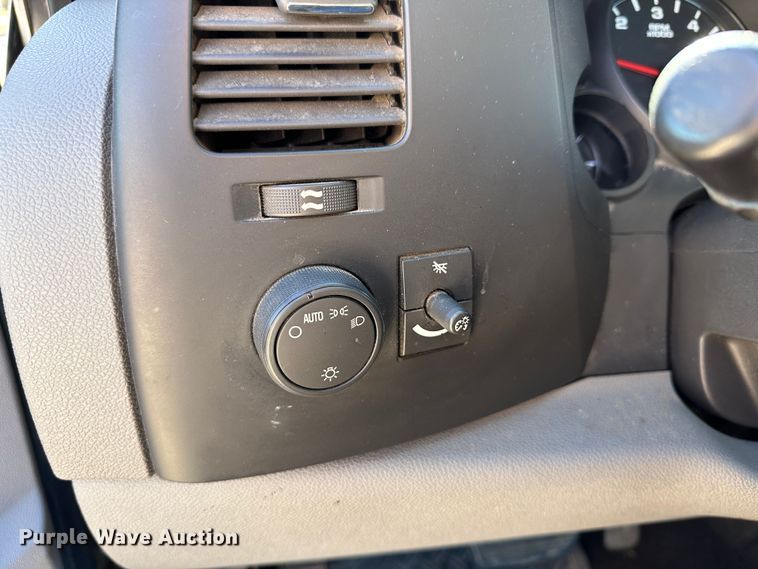 image for item LT9387 2007 Chevrolet Silverado 1500  Ext. Cab pickup truck