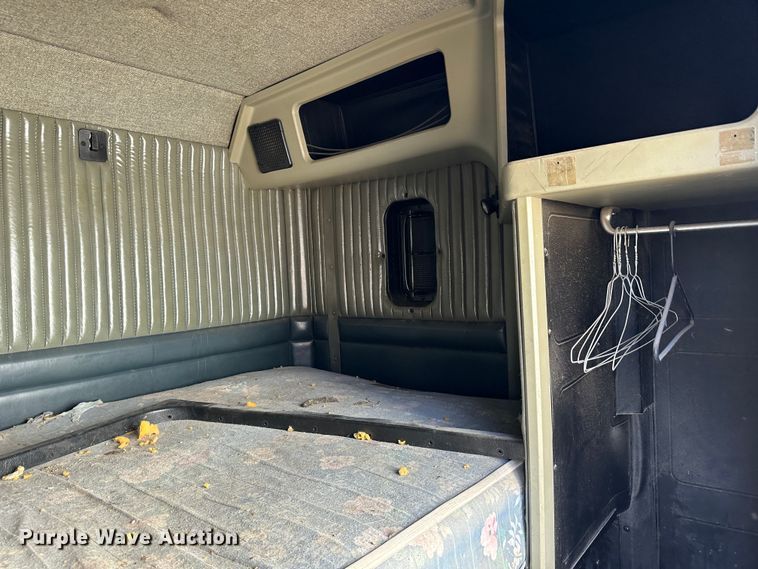 image for item LT9437 60" sleeper