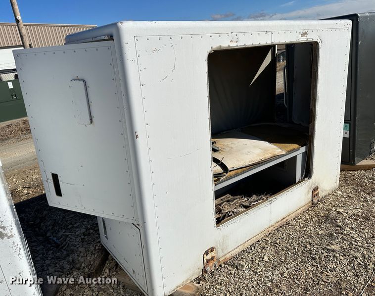 image for item LT9439 (2) 34" sleepers