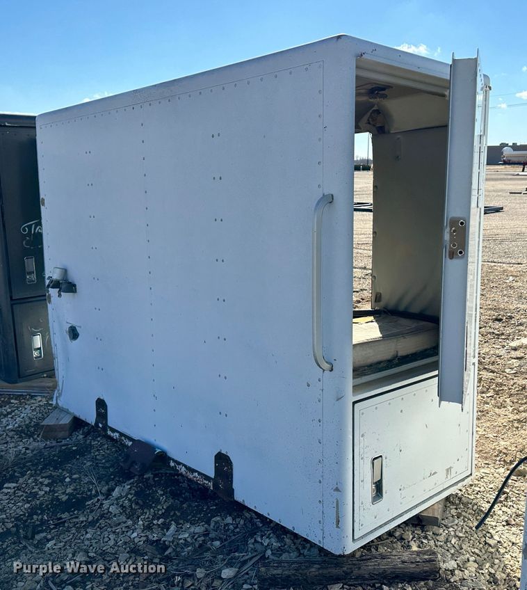 image for item LT9439 (2) 34" sleepers