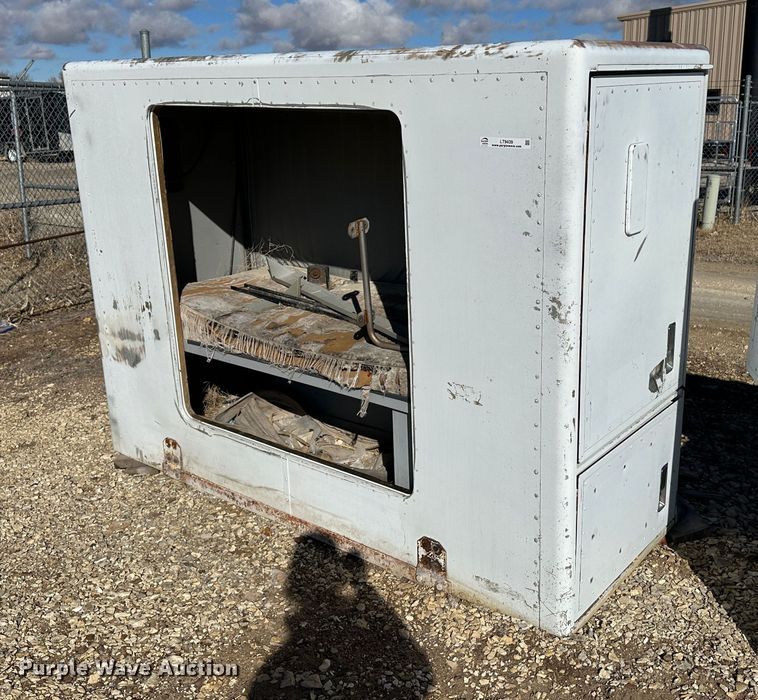 image for item LT9439 (2) 34" sleepers