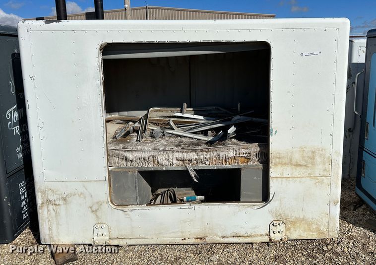 image for item LT9441 (2) 34" sleepers