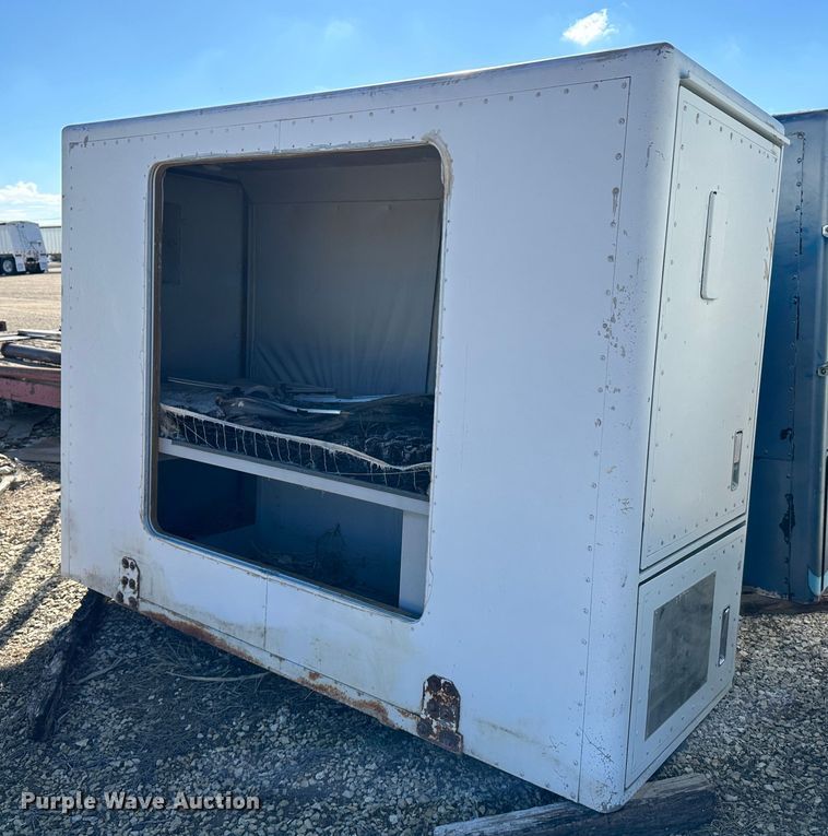 image for item LT9442 (2) 34" sleepers