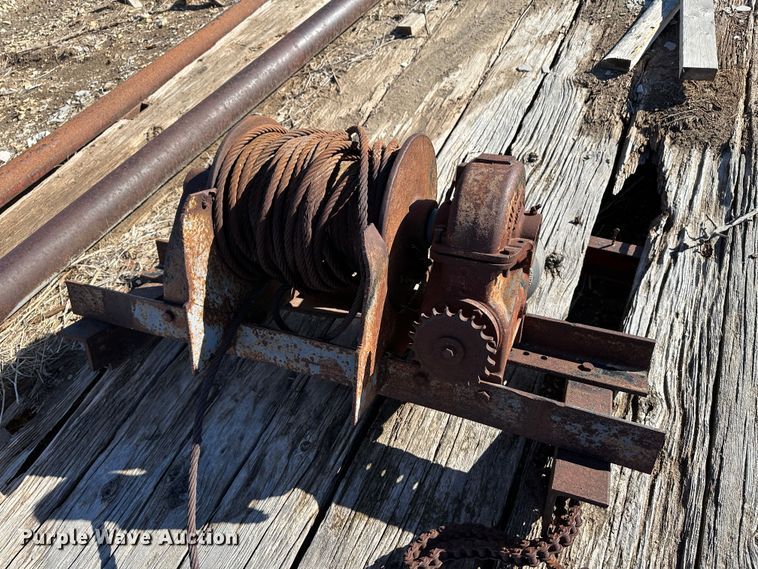 image for item LT9443 Winch bed