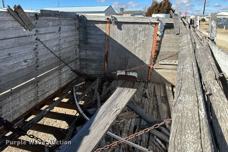 image for item LT9445 Grain truck bed