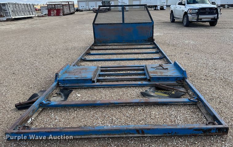 image for item LT9449 Flatbed