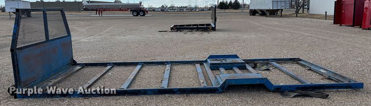image for item LT9449 Flatbed