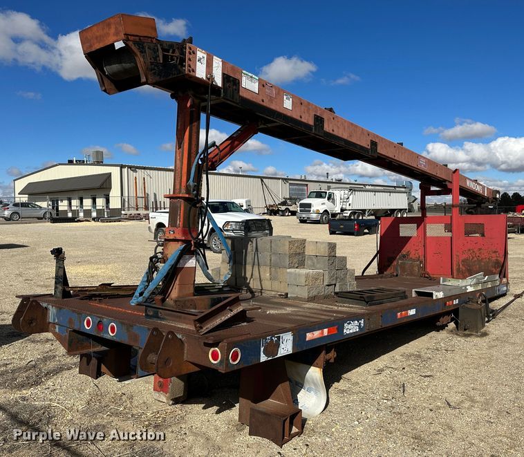 image for item LT9452 Shingle conveyor truck bed