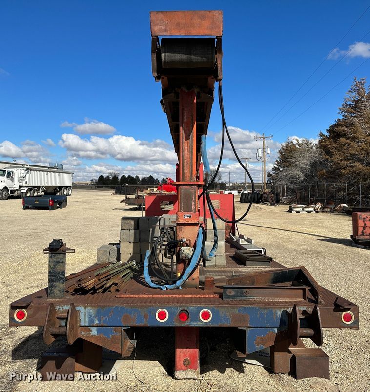 image for item LT9452 Shingle conveyor truck bed