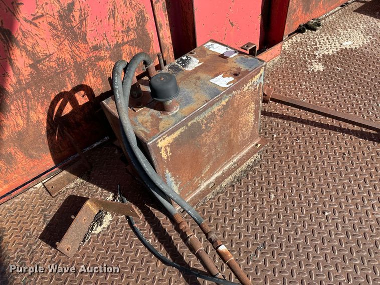 image for item LT9452 Shingle conveyor truck bed