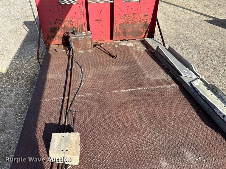 image for item LT9452 Shingle conveyor truck bed