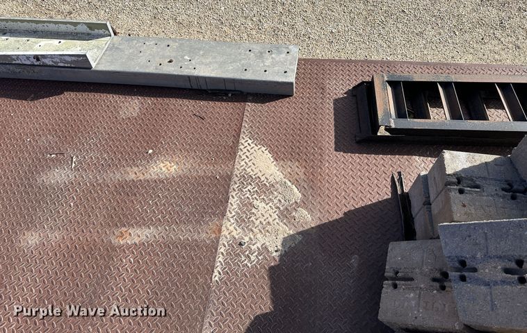 image for item LT9452 Shingle conveyor truck bed