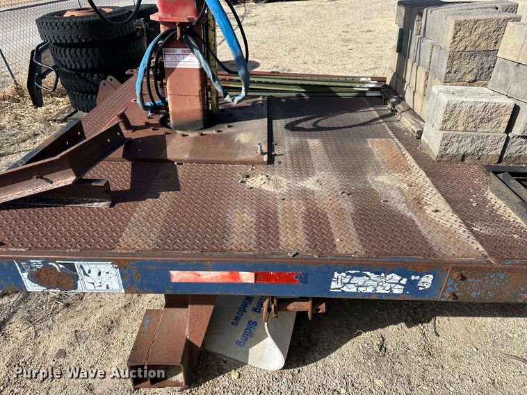 image for item LT9452 Shingle conveyor truck bed