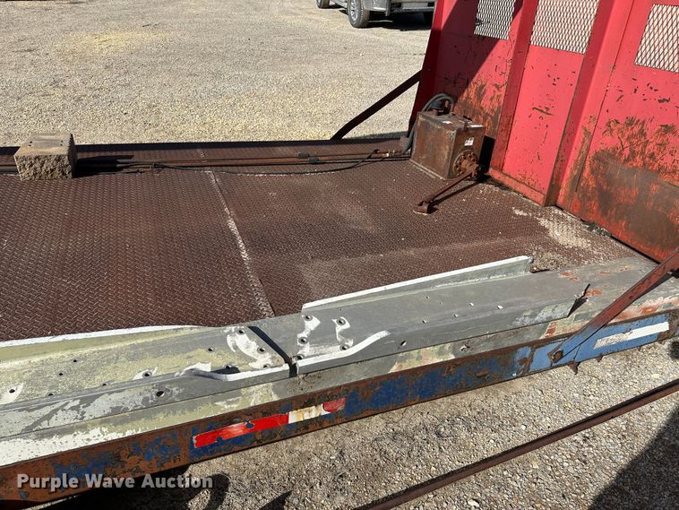image for item LT9452 Shingle conveyor truck bed
