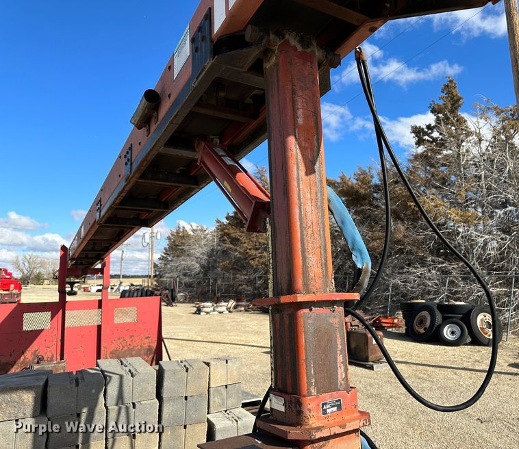 image for item LT9452 Shingle conveyor truck bed