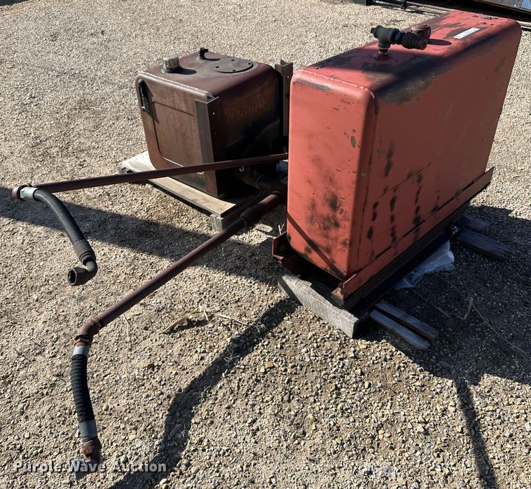 image for item LT9453 (2) hydraulic reservoirs