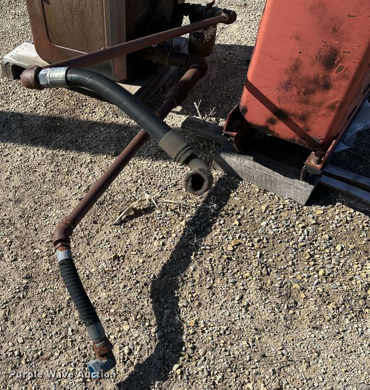 image for item LT9453 (2) hydraulic reservoirs