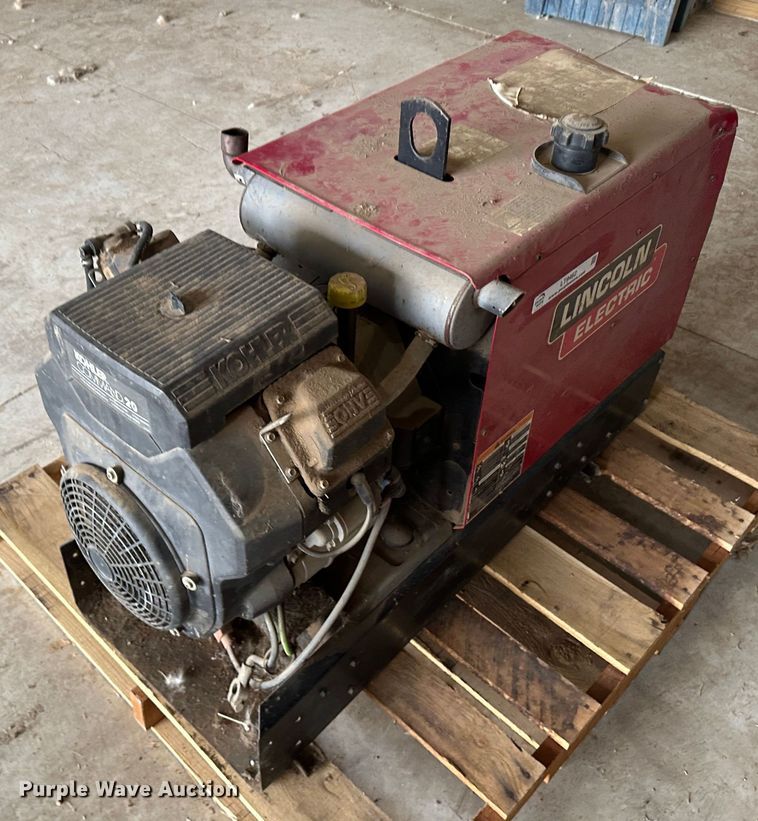 image for item LT9462 Lincoln Electric Ranger 10,000  welder/generator