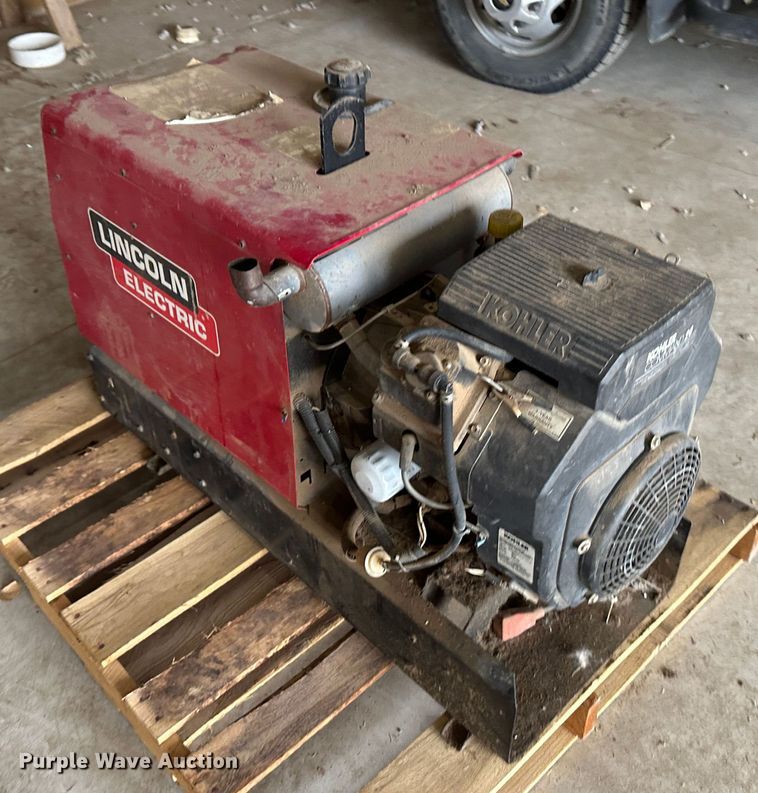 image for item LT9462 Lincoln Electric Ranger 10,000  welder/generator