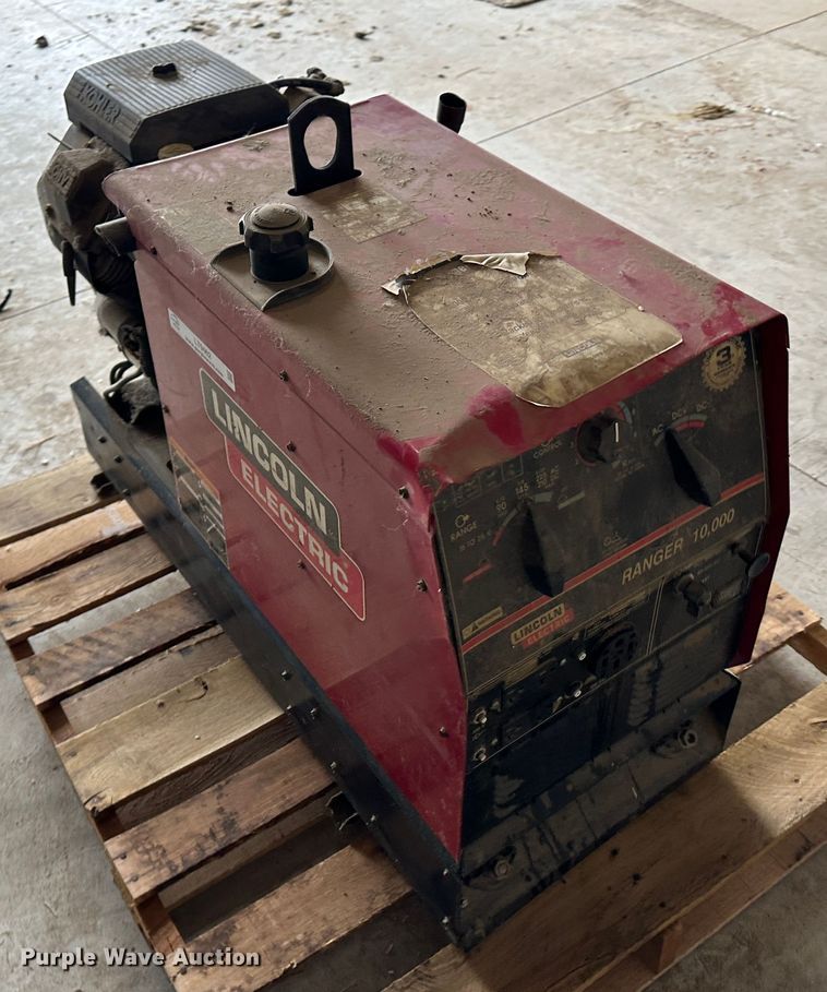 image for item LT9462 Lincoln Electric Ranger 10,000  welder/generator