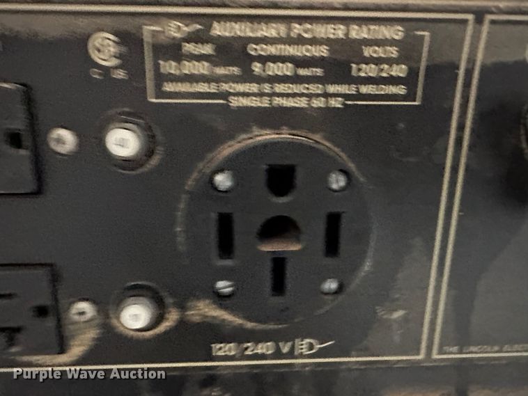 image for item LT9462 Lincoln Electric Ranger 10,000  welder/generator