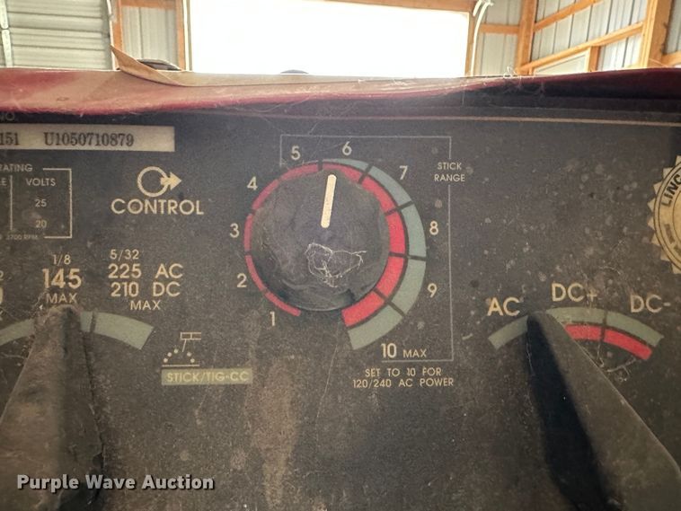 image for item LT9462 Lincoln Electric Ranger 10,000  welder/generator